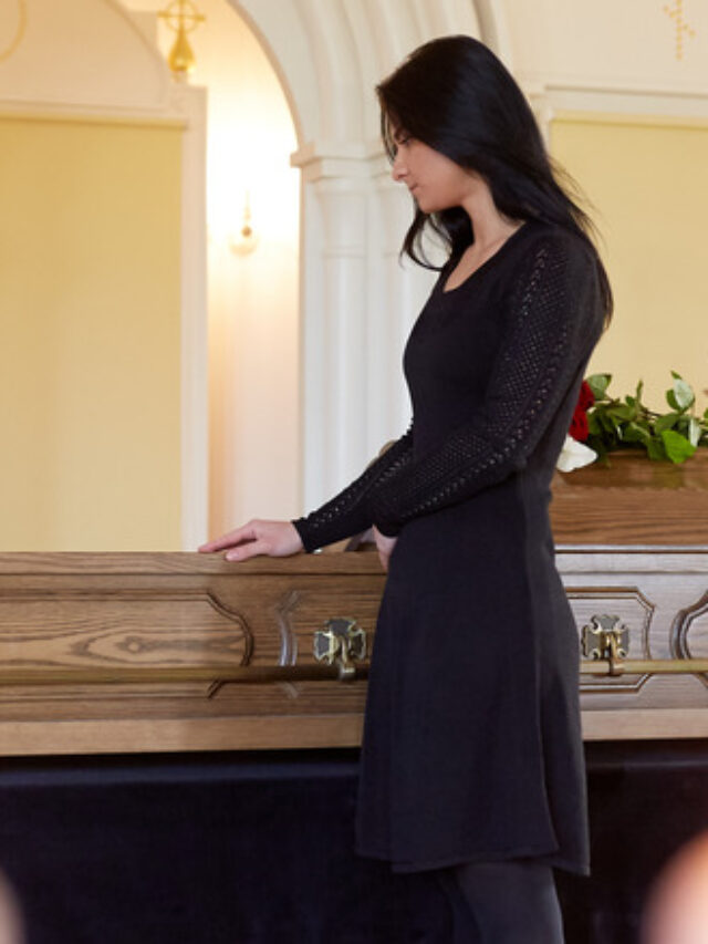 8 Things You Should Never Do At A Funeral